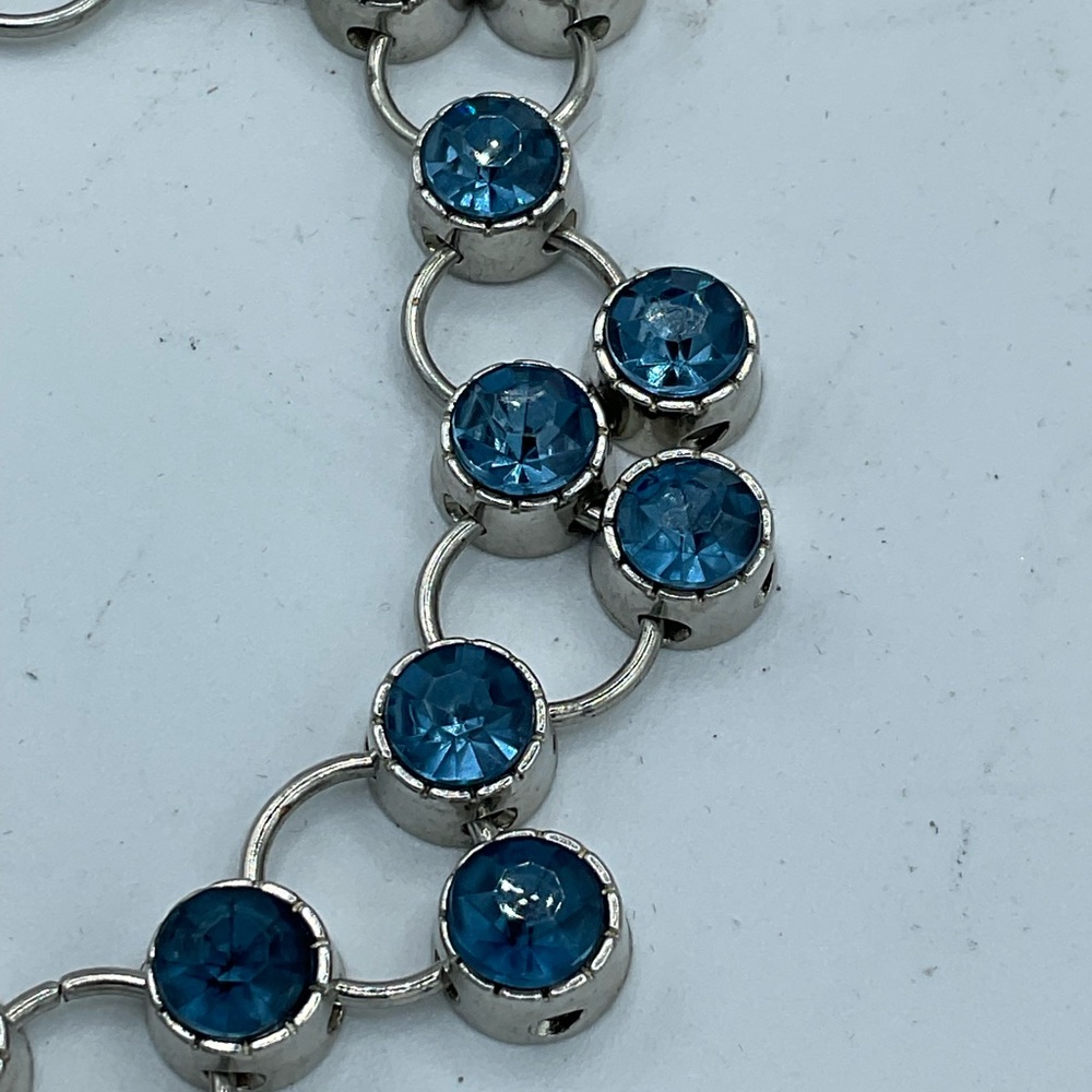 “GEOMETRIC BLUE STONE SILVER NECKLACE”. Statement Piece Costume Jewellery. - Picture 6 of 14